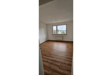 Kernsanierte 2-Zimmer-Wohnung (Nähe Ruhrpark) ab Mai inkl. Garage - Bochum Werne