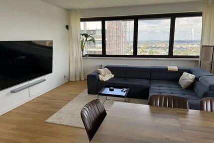 Wohnen im 24. Stock zwei Zimmer Wohnung im Mundsburg Tower - Hamburg Barmbek-Süd