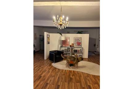 Tolle große Wohnung im Hinterhof inkl. Stellplatz - Düsseldorf Stadtbezirk 3