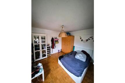 Ein schönes WGZimmer in einer Hausgemeinschaft mit Garten im Nied - Frankfurt am Main