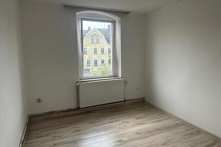 Vermiten 3 Zimmer 1 Küche Badezimmer - Hof Neuhof