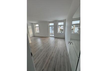 Ankommen & bleiben: 2 Zimmer mit Garten (Hochparterre) - Langenbernsdorf