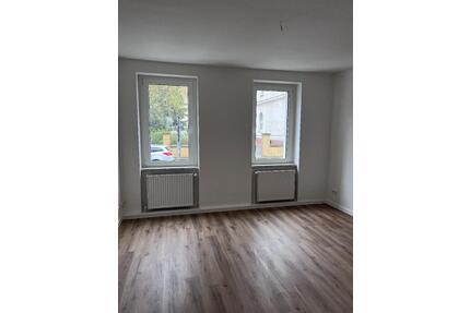 Helle, modernisierte 2-Raumwohnung mit Balkon und Gartenzugang in Leipzig-Paunsdorf