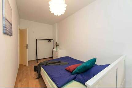 WG-Zimmer in Berlin 680,00 € 13 m²