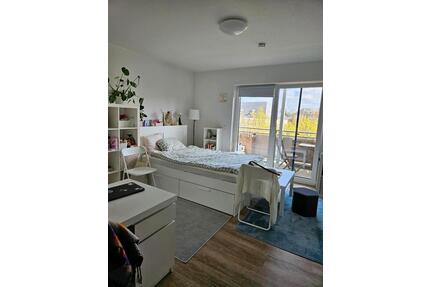 Modernes Frauen WG-Zimmer mit eigenem WC & Balkon - Marburg