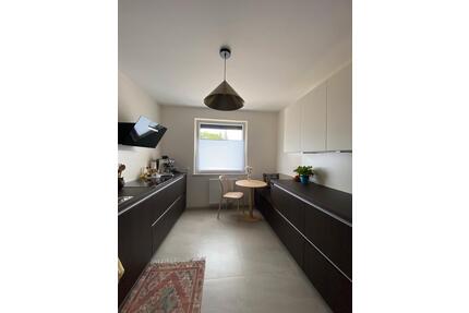 3 Zimmer Wohnung Balkon EBK Garage mit Wallbox Garten - Langenhagen Engelbostel