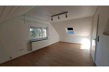 Helle 3-Zimmer Dachgeschosswohnung in Backnang zu vermieten