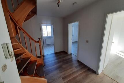 Schicke Maisonette Wohnung 3-Zimmer im Zentrum - Eisenhüttenstadt