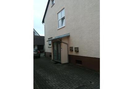 Zentrale und ruhige 3 Zimmer Wohnung in Grossostheim - Großostheim