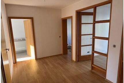 3 Zimmer Wohnung - 1.300,00&nbsp;EUR Kaltmiete, ca.&nbsp; 107,00&nbsp;m&sup2; in Neu-Isenburg (PLZ: 63263)