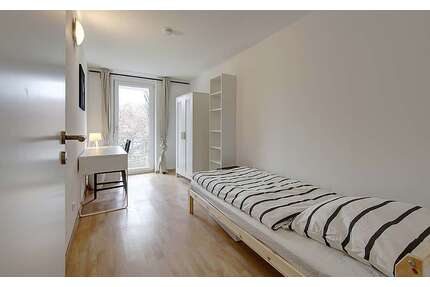 WG-Zimmer in Stuttgart 450,00 € 9 m²