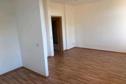 Helle 1-Zimmer Wohnung - 325,00&nbsp;EUR Kaltmiete, ca.&nbsp; 39,00&nbsp;m&sup2; in Oelsnitz (Vogtland) (PLZ: 08606)