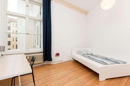 WG-Zimmer in Berlin 680,00 € 19 m²