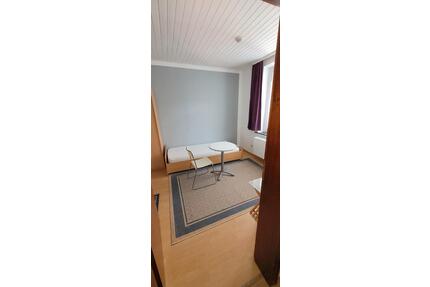 1 Zimmer , Möbliert, kein Jobcenter , - Duisburg Laar