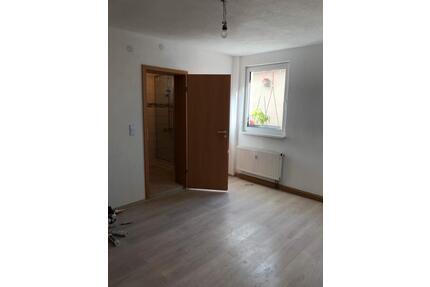 2 Zimmer Wohnung zu vermieten - 670,00&nbsp;EUR Kaltmiete, ca.&nbsp; 45,00&nbsp;m&sup2; in Lichtenstein (PLZ: 72805)