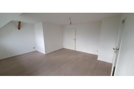 SANIERT | EBK | 57qm | DG | 2 Zimmer | Chemnitz Glösa