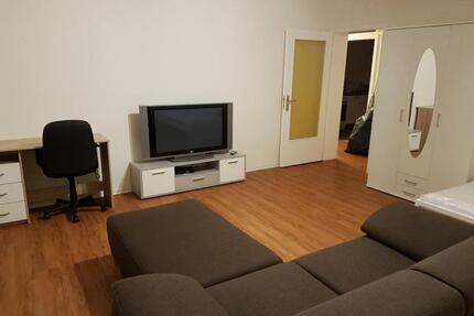 Möbliertes 21qm Zimmer mit Balkon in einer 3er WG, direkt am Hbf - Ludwigshafen am Rhein Parkinsel