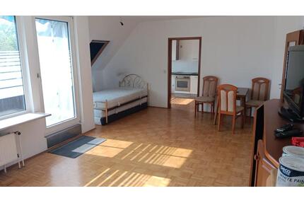 Schöne 2-Zimmer Dachgeschosswohnung in 47803 Krefeld Inrath