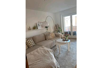 Helle, gut geschnittene 3 - Zimmer - Wohnung RV Hochbergstraße 30 - Weingarten