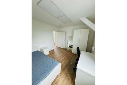 WG-Zimmer in Stuttgart 590,00 € 13 m²
