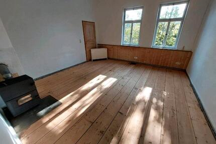 Familienfreundliche 4,5 - Zimmer Altbauwohnung mit Balkon - Blankenburg (Harz)
