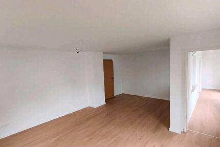 Helle frisch renoviert 2-Zimmer Wohnung im 2-Familienhaus - Neckartenzlingen