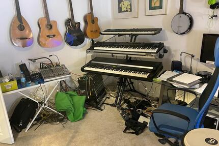 Ein Zimmer an eine Musikerin zu vermieten. - Bremen Häfen