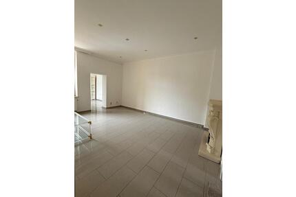 2 Zimmer 60 Quadrat - 700,00&nbsp;EUR Kaltmiete, ca.&nbsp; 60,00&nbsp;m&sup2; in Essen (PLZ: 45307) Stadtbezirk VII