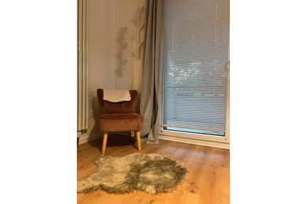 1 Zimmer mit eigenem Balkon in einer 3er WG - Düsseldorf Stadtbezirk 5