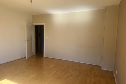 WG-Zimmer ab 250 € kalt| 4 Zi-DG-Wohnung Wuppertal | sofort frei