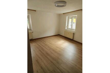 2 Zimmer Erdgeschosswohnung - 800,00&nbsp;EUR Kaltmiete, ca.&nbsp; 55,00&nbsp;m&sup2; in Ebersbach an der Fils (PLZ: 73061)