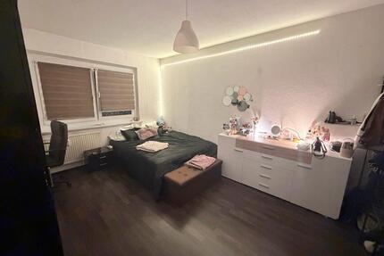 Schönes, helles 16 qm Zimmer in lieber 3er-WG in Berlin