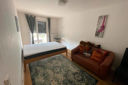 Möbliertes WG-ZIMMER mit großem Privaterbalkon in Wiesbaden