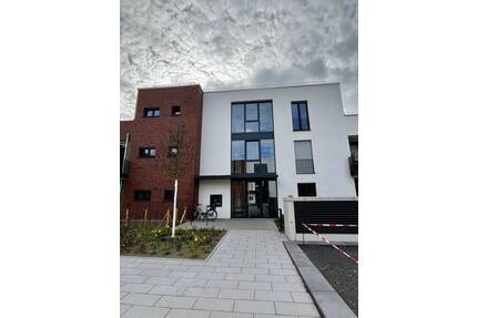 Neubau-Erstbezug: 4 Zimmer mit 180 m² Privatgarten - Frechen