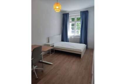 WG-Zimmer in Berlin 680,00 € 16 m²