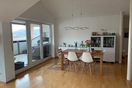 Helle 4,5-Zimmer Dachgeschoss Wohnung mit tollem Ausblick - Donzdorf