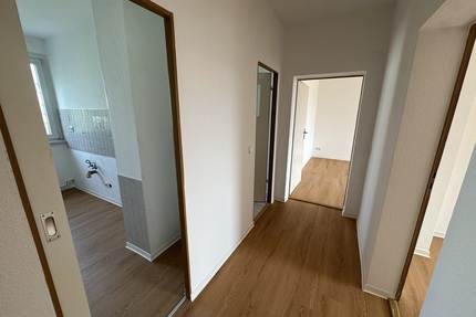 Neuer Fußboden und Balkon! 4 Zimmer Wohnung in Gera Langenberg - 2 Monate kaltmietfrei + Küchenzuschuss möglich!