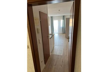 Helle 1-Zimmer Wohnung teilmöbliert - Mannheim Rheinau