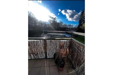 2 Zimmer Wohnung mit Balkon, Pool &Sauna| in Wiesbaden | ab 01.07