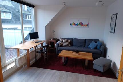 Helle 2,5-Zimmer Wohnung im 5. OG mit Balkon in Düsseldorf-Oberbi