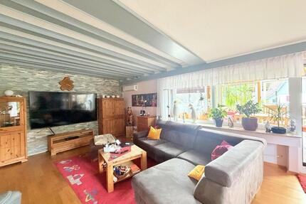 4-5 Zimmer Wohnung mit Wintergarten, Terrasse und Garten - Biebertal