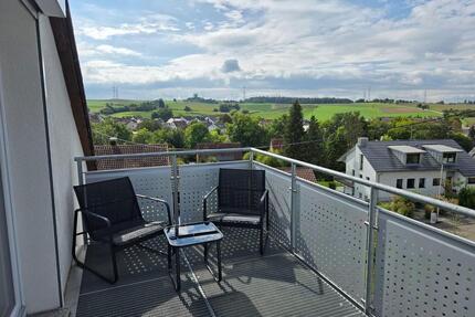 Charmante 2-Zimmer Dachgeschosswohnung in Bittenfeld (teilmöbliert und klimatisiert) - Waiblingen