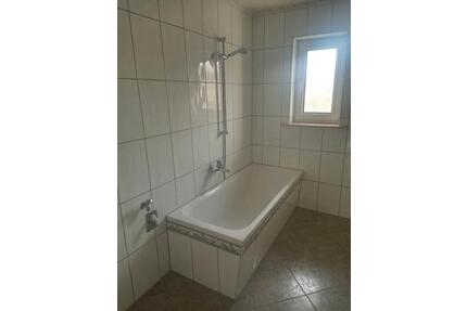 3 Zimmer Wohnung zu vermieten - 700,00&nbsp;EUR Kaltmiete, ca.&nbsp; 90,00&nbsp;m&sup2; in Untermerzbach (PLZ: 96190)