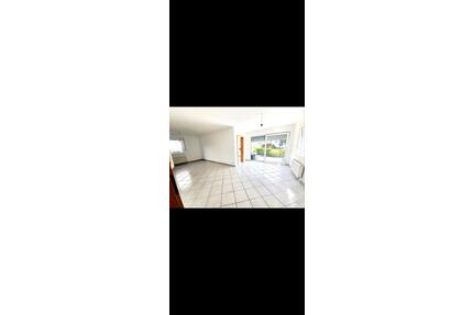 Heuchelheim 2 Zimmer Wohnung - 860,00&nbsp;EUR Kaltmiete, ca.&nbsp; 55,00&nbsp;m&sup2; in Heuchelheim a. d. Lahn (PLZ: 35452)