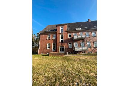 Wohnküche und zwei Zimmer mit Balkon im Hochparterre - Lübeck Sankt Lorenz Nord