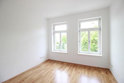 * 1 Monat Kaltmietfrei * 2 Zimmer im Denkmal * gehobene Ausstattung * Tageslichtbad mit Wa.+ Du. * Parkett * - Chemnitz Altendorf