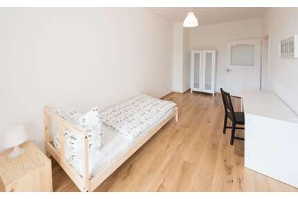 WG-Zimmer in München 975,00 € 17 m²