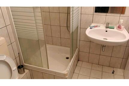 WG Zimmer in Frankfurt am Main - 375,00&nbsp;EUR Kaltmiete, ca.&nbsp; 18,00&nbsp;m&sup2; in Frankfurt am Main (PLZ: 60437) Bonames