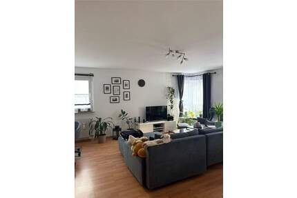 Gepflegte, lichtdurchflutete 2 Zimmer Whg. im 2. OG mit Aufzug - Westliche Südstadt Nähe Stadtpark, Fürth