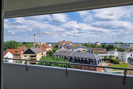 Neu Renovierte 2 Zimmer Wohnung mit Balkon - Fürth Nordstadt